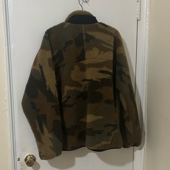 Patagonia Camo Fleece Jacket - Picture 2 of 7